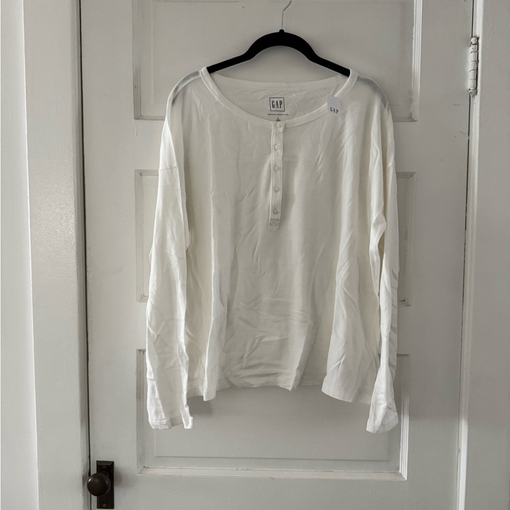 GAP Henley long sleeve lightweight tee NWT